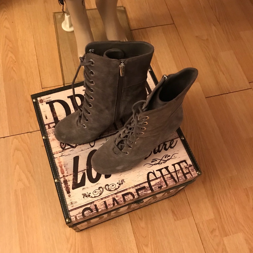 Boot - Picture 5 of 5